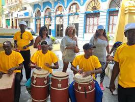 presentacion-de-la-agrupacion-folclorica-folkloyumas
