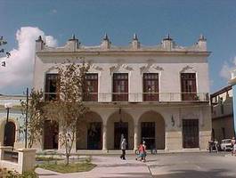 presentacion-y-donacion-a-la-biblioteca-de-los-libros-detras-del-amplificador-voces-del-rock-cubano