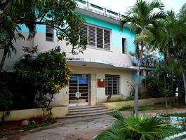 conferencia-de-artes-visuales-con-el-profesor-humberto-monteagudo