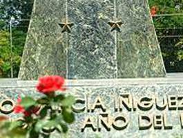 inauguracion-de-la-muestra-del-mes-se-mostrara-fotografia-en-que-el-coronel-eloy-bertot-bastos