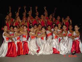 desfile-dedicado-al-dia-internacional-de-la-danza-con-la-agrupacion-sangre-gitana-la-andariega