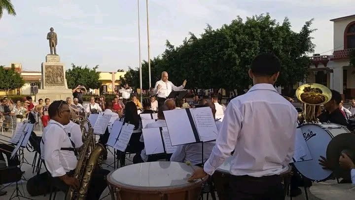 encuentro-de-la-banda-provincial-de-concierto-de-bayamo-con-la-banda-municipal-de-concierto-de-jiguani