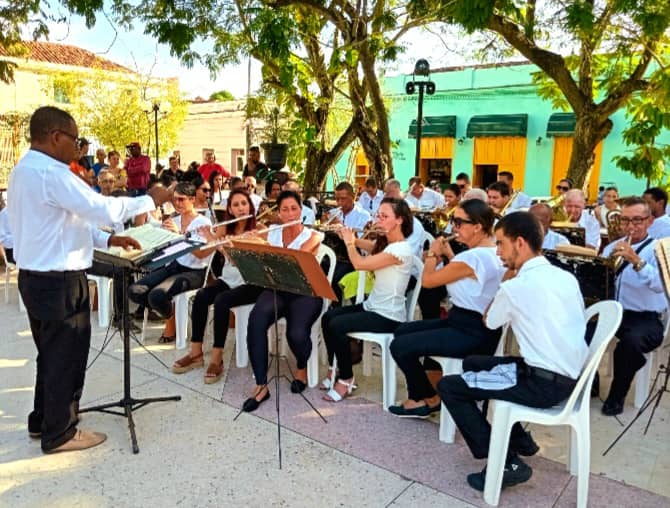 retreta-habitual-de-la-banda-de-concierto-de-camaguey