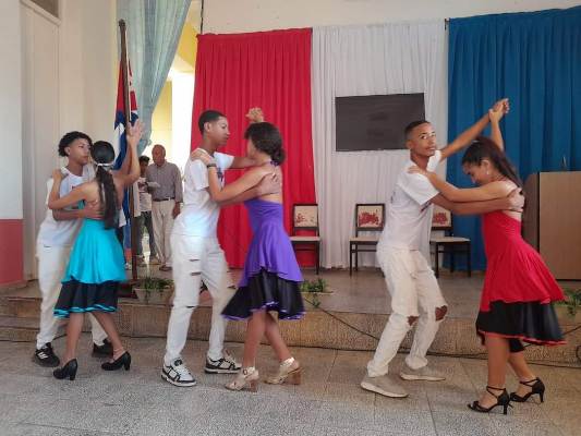 en-un-solo-ladrillito-con-el-club-del-danzon-e-invitados