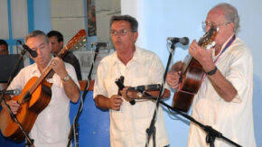 tradicion-en-la-casa-con-el-trio-colonial