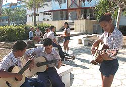 verano-feliz-presentacion-de-la-bjm