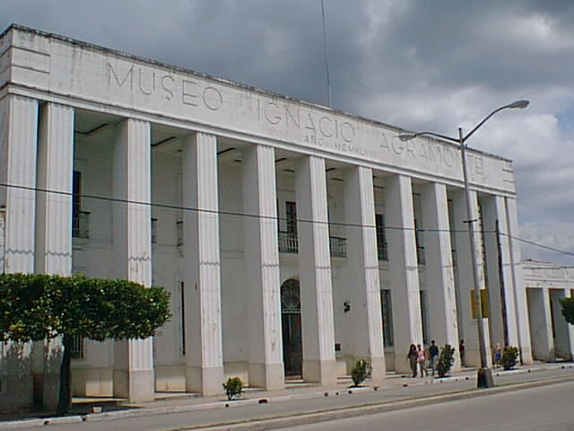 Inauguración de una muestra bibliográfica inauguracion-de-una-muestra-bibliografica