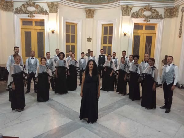 presentacion-de-orfeon-de-holguin