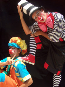 Con los guantes puestos. con-los-guantes-puestos